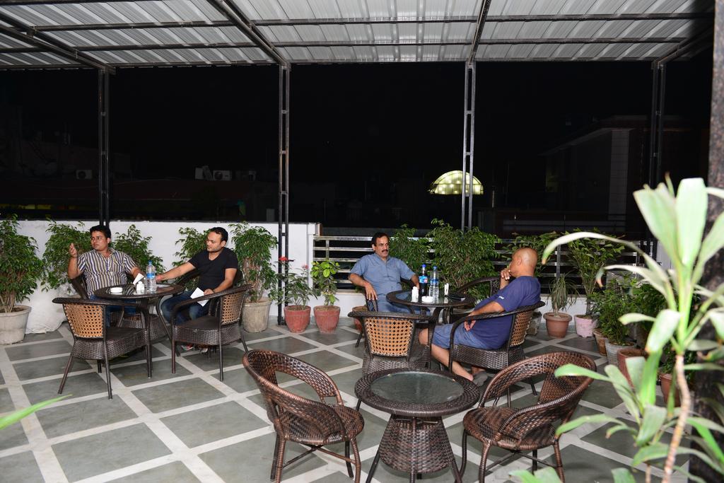 Hotel Cabana @ Pahar Ganj New Delhi Eksteriør billede