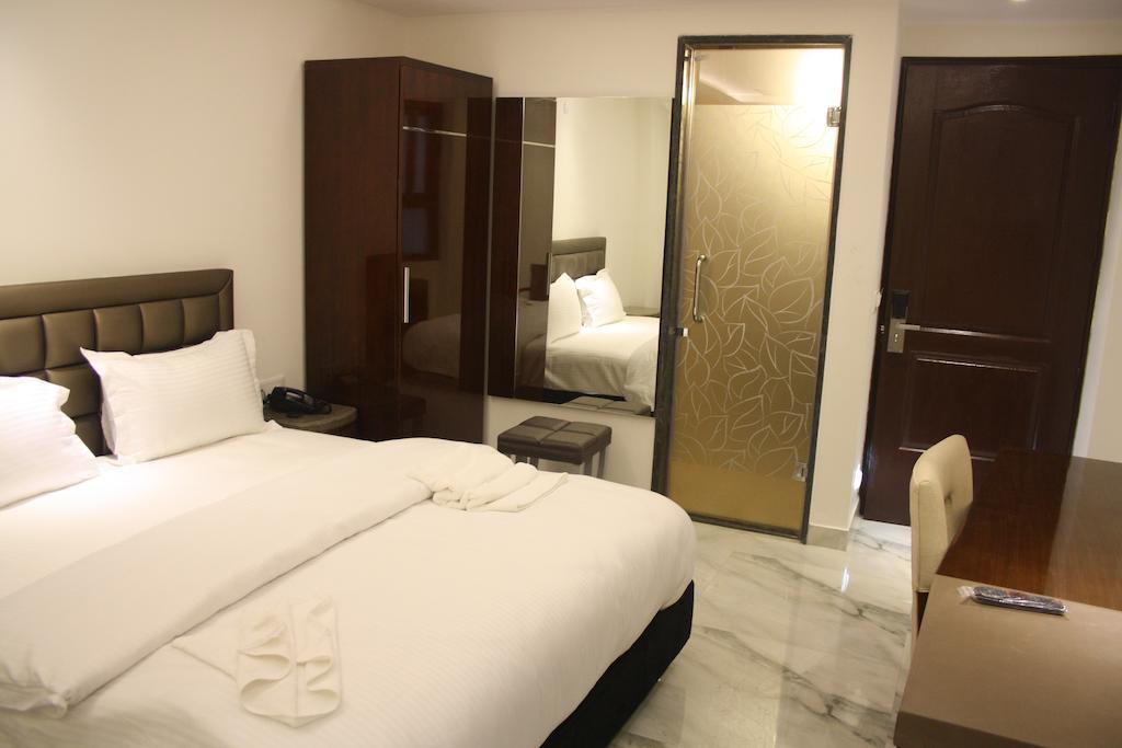 Hotel Cabana @ Pahar Ganj New Delhi Værelse billede